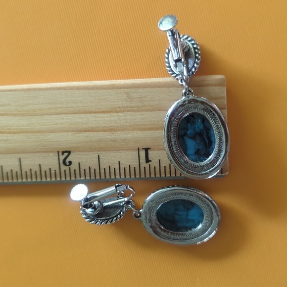 Vintage turquoise Western style screw back earrings - Picture 5 of 5
